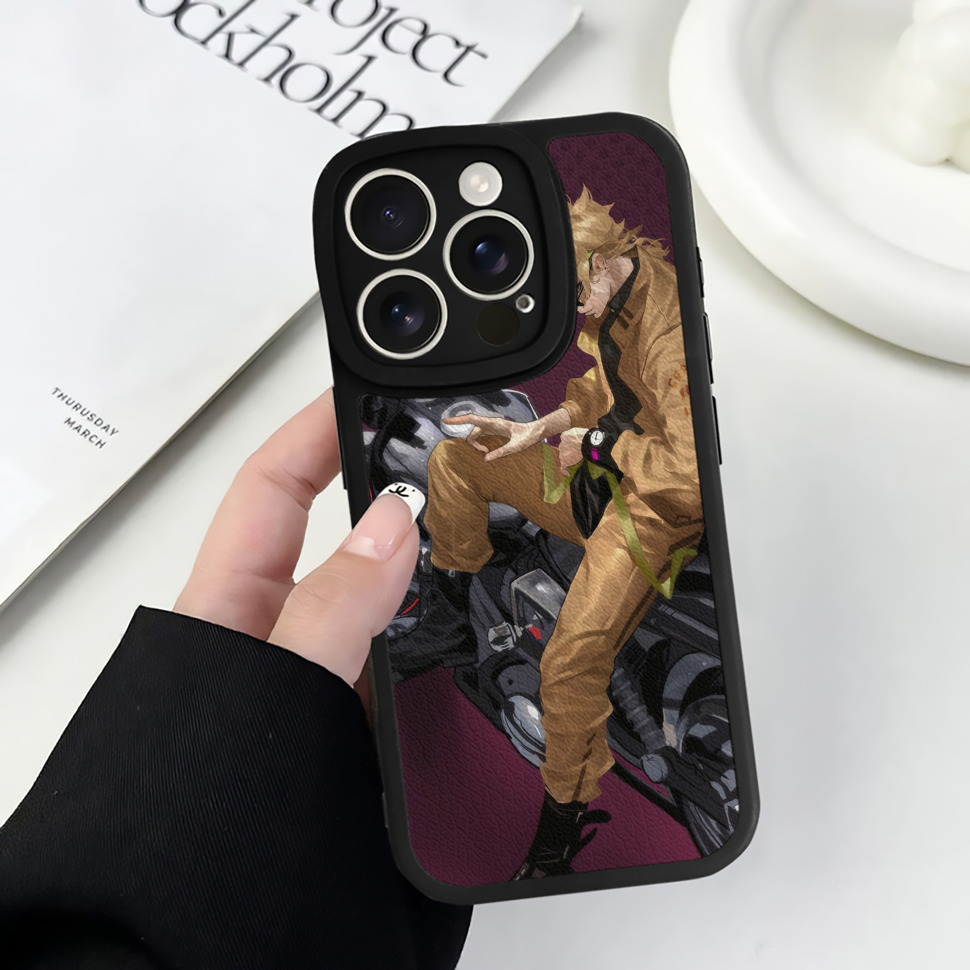 （画像用） ジョジョの奇妙な冒険 JoJo's Bizarre Adventure 【iPhone 16シリーズ対応】シリコンスマホケース（レザー調） 材質：シリコン